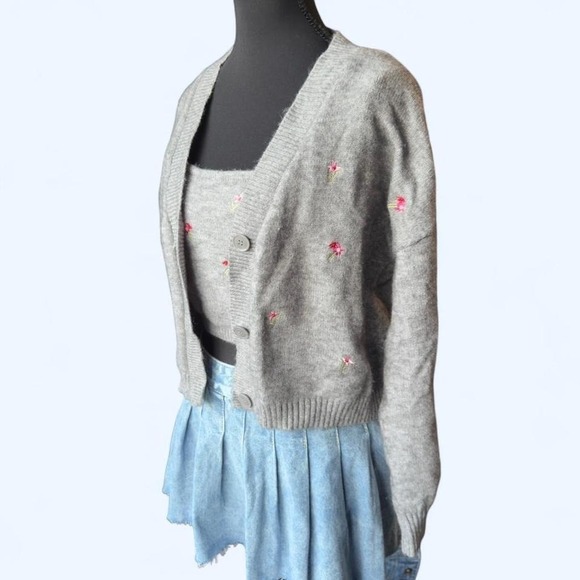 Witty Fox Sweaters - Witty Fox embroidered knit cardigan + cami set‎